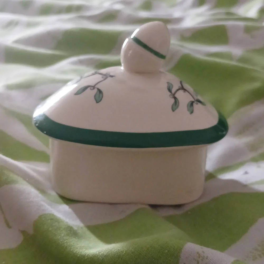 Spode Christmas Tree Pattern Coffee Pot - Picture 2 of 2
